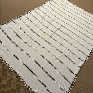 Turkish Cotton Throw Blanket in Cream and Black